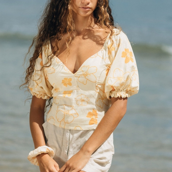 YIREH Tops - Kate Top in Mahina Made Pua Kenikeni